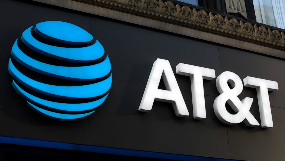 Is AT&T (NYSE:T) Still Worth Buying?
