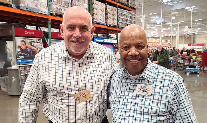78970599 12864627 Ron_Vachris_left_58_is_pictured_with_a_Costco_employee_in_a_ware a 18_1702581873268 1